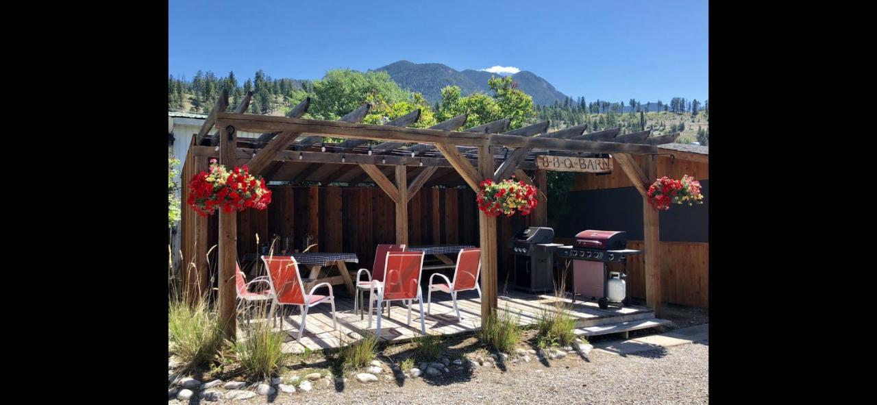 Piccadilly Motel Radium Hot Springs Exteriér fotografie